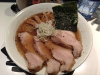 「煮豚そば（醤油）　1000円」@SOBAHOUSE金色不如帰の写真