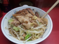 「汁なし大ブタ増し生卵 アブラ魚粉」@ラーメン二郎 環七一之江店の写真