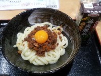 「肉味噌釜玉うどん　750円」@東成麺家 うどん上々の写真