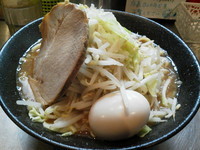 「らーめん（大盛り）　もやし：やや多め　＋サービス券：味玉」@junk F.B.I noodleの写真