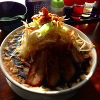 「どてちんチャーシュー黒 爆盛り 980円」@どてちんIIの写真