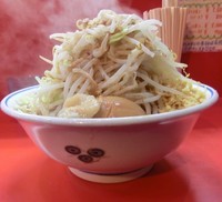 「小ラーメン650円半熟玉子100円　※ヤサイ、アブラ」@麺屋 桐龍の写真