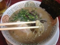 「らーめん（はりがね）+替え玉（はりがね）」@博多長浜らーめん 楓神の写真