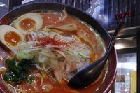 「とんこつ激辛味噌+味玉」@麺屋 天の写真