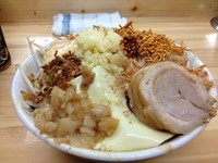 「まぜそば　大（課長以外全増し）￥800」@ハイマウントの写真