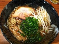 「コクしょうゆラーメン(680円)+もやし(50円)」@麺屋 宙の写真