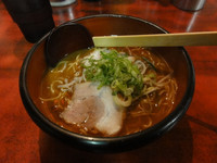 「カレーラーメン」@らーめん朋 阪急茨木店の写真