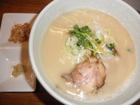 「濃厚鶏白湯中華そば　「750円」」@鵡舎の写真