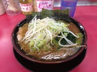 「チャーシューメン並＋ねぎもやし 770円」@はじめ家の写真