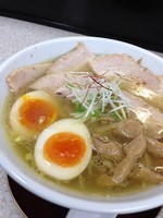 「塩チャーシュー＋半玉」@Soupの写真