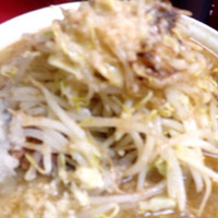 「大豚ラーメン（ニンニク・アブラ・カラメ・魚粉・タマネギ）」@豚ラーメン 蕨店の写真