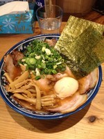 「チャーシュー麺+味玉（醤油）」@ラー麺 鎌倉家の写真