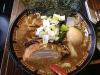 「煮干王ラーメン+ライス・セルフ（950円+50円）」@すごい煮干ラーメン凪 渋谷東口店の写真