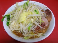 「ぶた2枚入り小ラーメン（600円）ヤサイニンニク」@ラーメン二郎 環七一之江店の写真