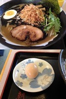 「黒こってりラーメン（７５０円）＋イベントサービス品（煮玉子）」@朝日屋の写真