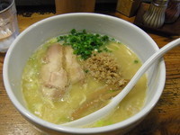 「白鶏らーめん」@鶏の穴の写真