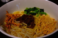 「汁なし担々麺（辛さ増し）オープン価格５００円」@自家製麺ほうきぼし 神田店の写真