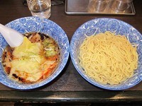 「肉ワンタンつけ麺580円＋麺中盛50円」@肉厚わんたん麺と手作り焼売 ら麺亭 浅草支店の写真