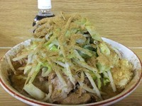 「ラーメン豚入り ￥800　カツオくん ￥150 ニンニク」@ラーメン二郎 栃木街道店の写真