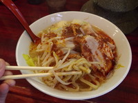 「ラー赤鬼Y!NT（ヤサイ、ニンニク、タマネギ）」@ゴリラーメンの写真