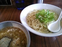 「【2月の限定】鶏にぼつけ麺　あつもり（中盛270g）750円」@中華そば 伝堂の写真