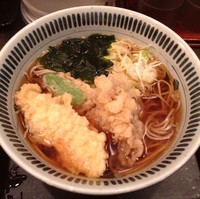 「笹かまぼこと舞茸天そば（￥500）」@本家しぶそばの写真