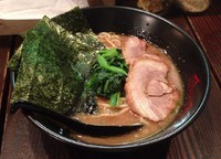 「らーめん＋ライス(650円＋50円)」@pumehana RA-MEN + CAFE BARの写真
