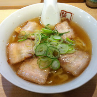 「喜多方ラーメン （580円）」@喜多方ラーメン坂内 新宿西口思い出横丁店の写真