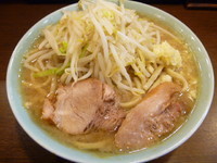 「ラーメン（にんにく少なめ）　７００円」@ラーメン二郎 池袋東口店の写真