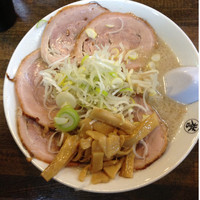 「しょうゆチャーシュー麺➕麺固め」@こってりらーめん 誉の写真