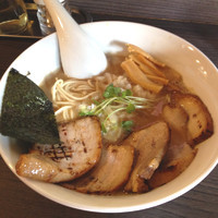 「煮干しラーメン」@自家製麺 ほうきぼし 志茂店の写真