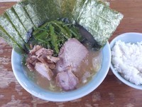 「ラーメン　クキワカメ　のり増し　ライス【1000円】」@まこと家の写真