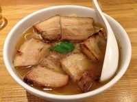 「大盛り肉煮干し中華そば（タマネギ抜き）、950円」@煮干し中華そば三四郎の写真