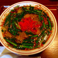 「にらモツラーメン」@軽食・喫茶シークエンスの写真