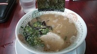 「ラーメン＋替え玉（サービス券）＋魚の辛そぼろ＋カレー飯」@博多長浜らーめん 楓神の写真