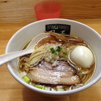 「煮干そば（黒）、味玉トッピング、和え玉980円」@煮干中華ソバ イチカワの写真