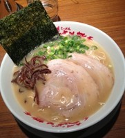 「らーめん￥650＋替え玉￥100」@九州ラーメン つばめ軒の写真