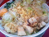 「まぜそば大（全マシ、かつお節、辛玉）」@用心棒の写真