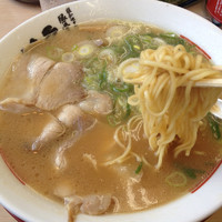 「らーめん並」@ラーメン 横綱 高槻店の写真