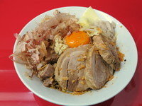 「汁なし（並）＋小豚＋スライスチーズ」@びんびん豚の写真