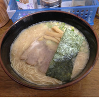 「とんこつラーメン 白」@駅西ラーメンの写真