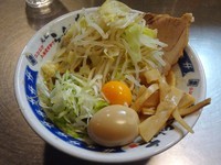 「油そば（850円）野菜多めニンニク」@らーめん大 蒲田店の写真