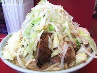 「小ラーメン豚入 ￥750 ヤサイ ニンニク」@ラーメン二郎 中山駅前店の写真