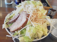 「角ふじ麺（中盛、ニンニクなし）＋トッピング野菜」@大勝軒赤ふじ 太田店の写真