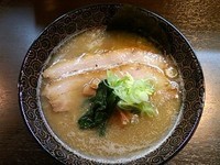 「煮干豚骨ら〜めん」@つけ麺六の写真