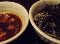 「鶏そば（中）」@なぜ蕎麦にラー油を入れるのか。 池袋本店壬生の写真