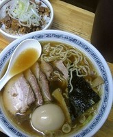 「味玉チャーシュー麺＋チャーシュー丼」@中華そば・つけめん 甲斐の写真