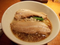 「熟成醤油ラーメン＋チャーシュー１枚（クーポン）」@豚さんちの写真