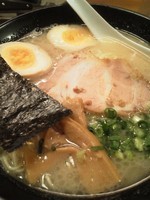 「味玉いり　らーめん８００円」@九州ラーメン 博多吉もんの写真