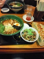 「支那そば700円、餃子250円、チャーシュー丼350円」@支那そば やまいちの写真